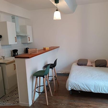 La Garconniere De Gege Apartment Tournus Exterior photo