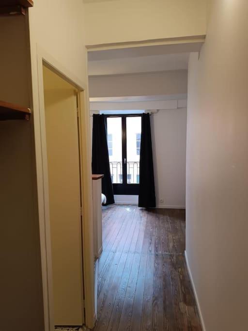 La Garconniere De Gege Apartment Tournus Exterior photo